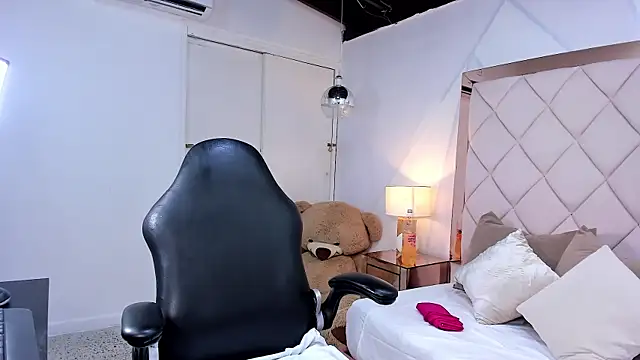 Snapshot of lia_damasco chatting on 07/12/26, 07:27 lia damasco online show from 07/12/26, 07:27