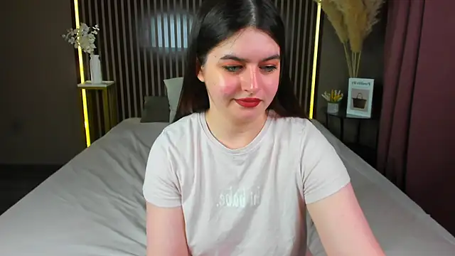 Snapshot of Margaret__Moon chatting on 05/15/26, 08:10 Margaret Moon online show from 05/15/26, 08:10