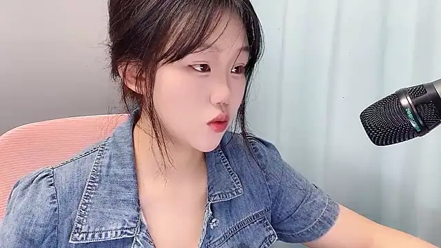 Lilababy00 online show from 04/20/26, 02:25