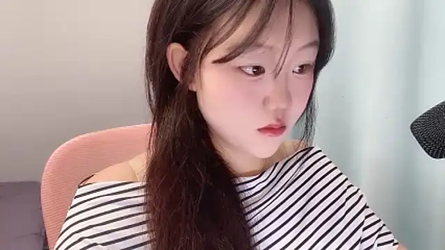 Lilababy00 online show from 04/28/26, 09:25