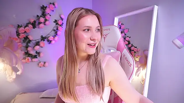 Emilicious online show from 05/11/26, 01:39