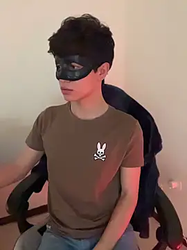 ojitosdegato online show from 04/14/26, 04:46