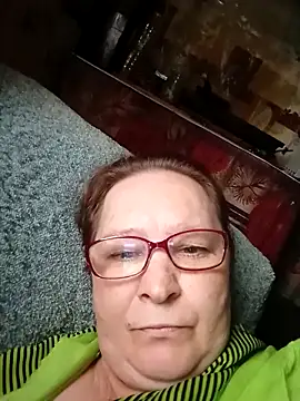 Snapshot of IngaLuna48 chatting on 04/12/26, 12:43 IngaLuna48 online show from 04/12/26, 12:43