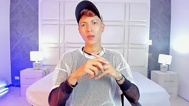 Snapshot of daxonrey chatting on 04/14/26, 08:48 daxonrey online show from 04/14/26, 08:48