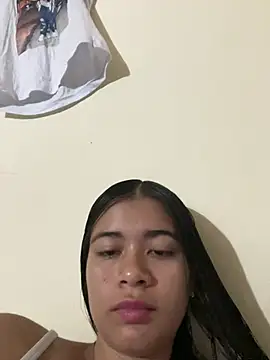 Snapshot of Kloe_zaf chatting on 06/25/26, 01:49 Kloe zaf online show from 06/25/26, 01:49