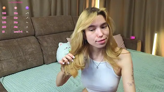 Snapshot of _capybara_0_0 chatting on 05/26/26, 10:28 capybara 0 0 online show from 05/26/26, 10:28