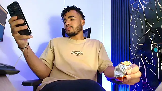 Snapshot of tyagofdef chatting on 04/13/26, 11:54 tyagofdef online show from 04/13/26, 11:54