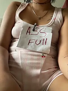 Brunette Dirty Messy online show from 04/22/26, 10:44