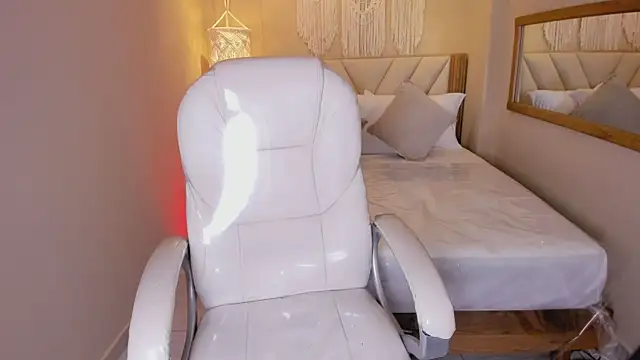 Snapshot of DulceAnngel chatting on 04/09/26, 04:56 DulceAnngel online show from 04/09/26, 04:56