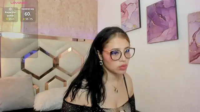 Lips Hotz online show from 04/14/26, 01:28