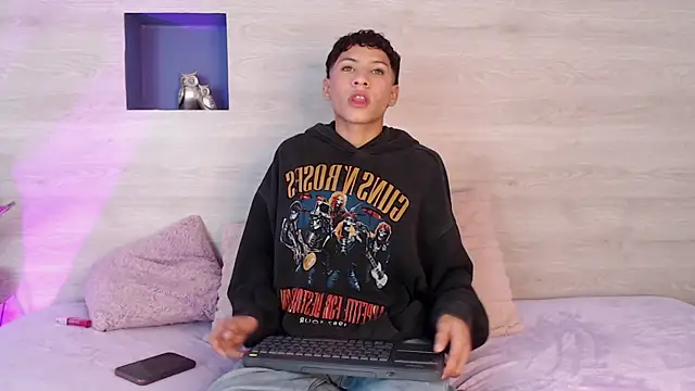 Velvet An online show from 04/29/26, 02:59