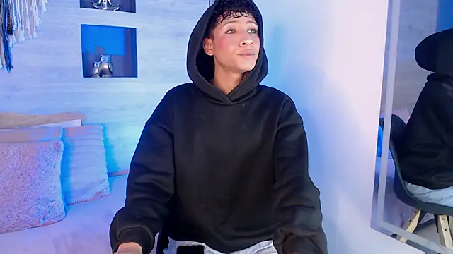 Velvet An online show from 05/12/26, 03:47
