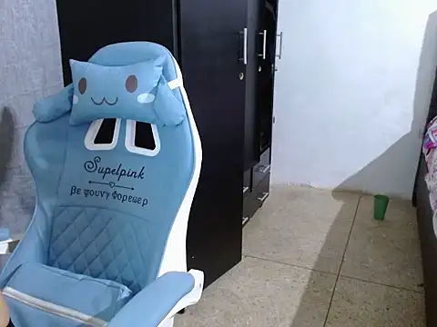 nathasha Angi online show from 04/12/26, 03:44