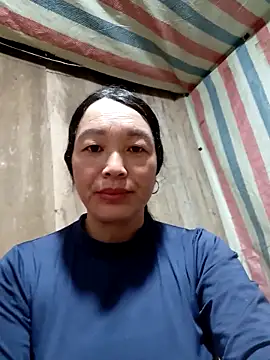 Snapshot of vanlucky2 chatting on 04/30/26, 11:42 vanlucky2 online show from 04/30/26, 11:42