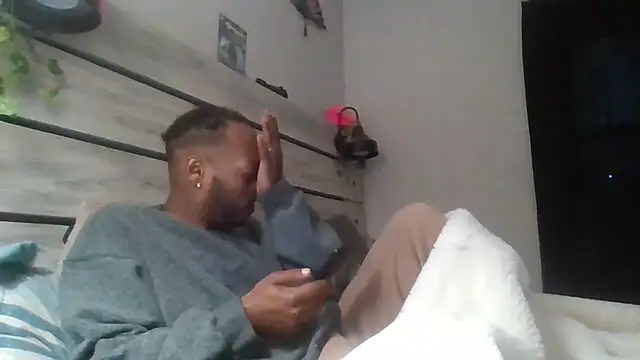 Snapshot of zdaddymm chatting on 06/11/26, 07:12 zdaddymm online show from 06/11/26, 07:12