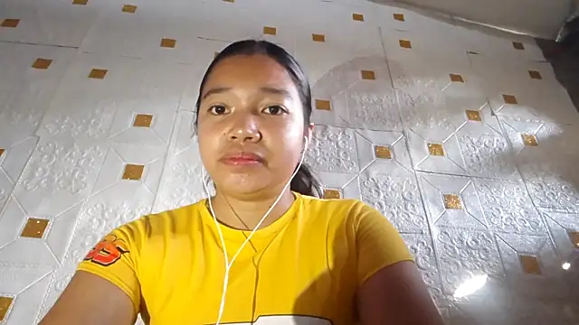 CecileLighty online show from 04/11/26, 12:04