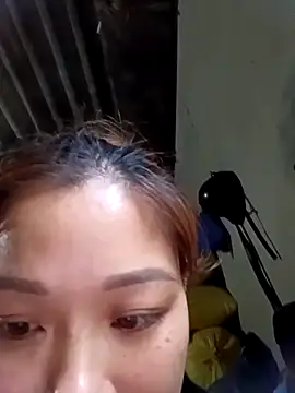 mia0033 online show from 04/12/26, 11:04