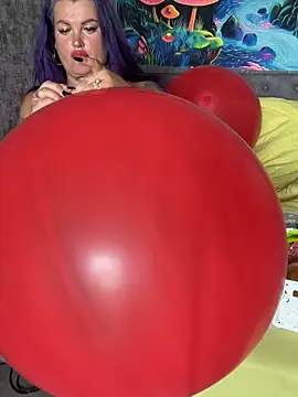 QueenOfBalloons online show from 07/17/26, 06:31