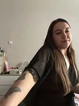 Snapshot of RiannaBrown chatting on 04/13/26, 03:01 RiannaBrown online show from 04/13/26, 03:01