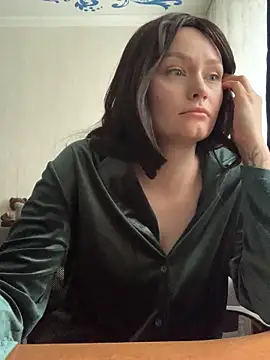 Snapshot of Ann_Hunt chatting on 04/14/26, 10:21 Ann Hunt online show from 04/14/26, 10:21