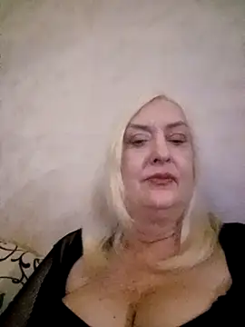 Snapshot of Julia20X chatting on 04/15/26, 08:31 Julia20X online show from 04/15/26, 08:31