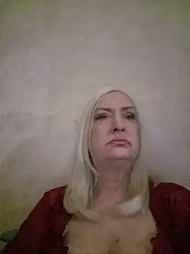 Snapshot of Julia20X chatting on 05/17/26, 06:04 Julia20X online show from 05/17/26, 06:04
