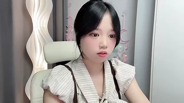Snapshot of Xiaoqing00 chatting on 05/21/26, 03:13 Xiaoqing00 online show from 05/21/26, 03:13