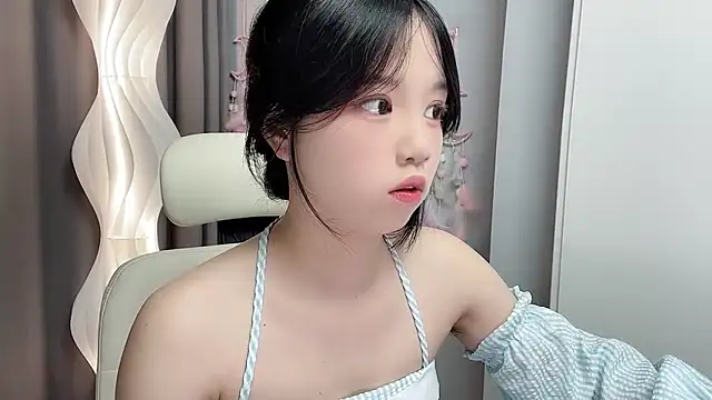 Snapshot of Xiaoqing00 chatting on 05/22/26, 03:24 Xiaoqing00 online show from 05/22/26, 03:24
