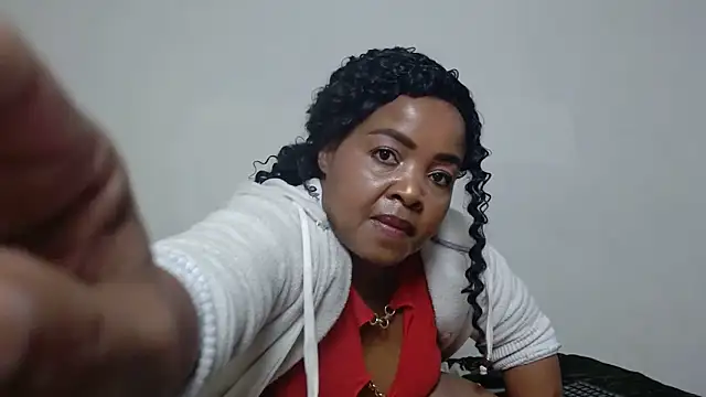 Snapshot of CaramelBaddie16 chatting on 06/18/26, 11:09 CaramelBaddie16 online show from 06/18/26, 11:09