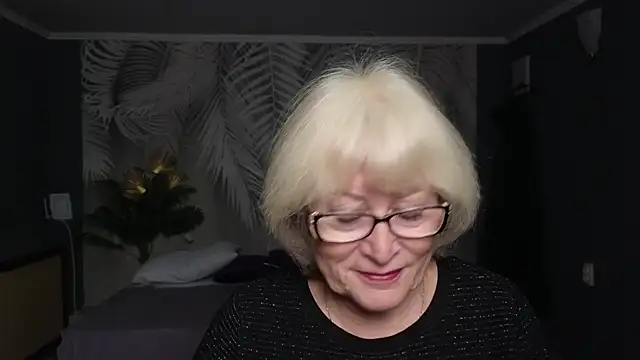 Zuri Zodiac online show from 04/20/26, 06:16