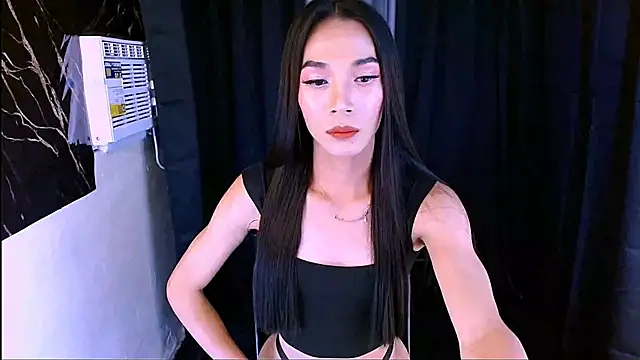 Snapshot of XoTrisha chatting on 04/13/26, 02:00 XoTrisha online show from 04/13/26, 02:00