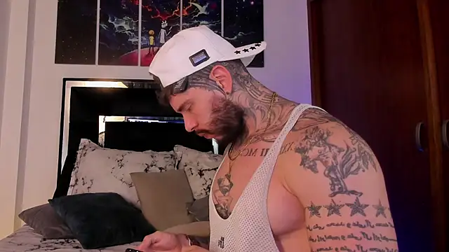 Matius Foxtter online show from 04/17/26, 03:59