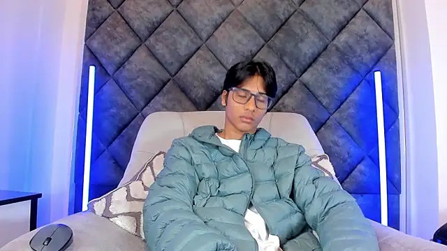 Snapshot of LiamKron chatting on 06/04/26, 11:27 LiamKron online show from 06/04/26, 11:27