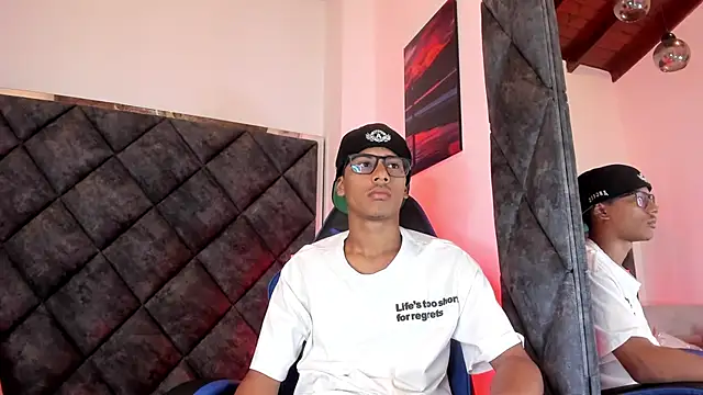 Snapshot of LiamKron chatting on 07/12/26, 11:34 LiamKron online show from 07/12/26, 11:34