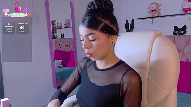 Snapshot of VelinaHoney chatting on 04/29/26, 12:53 VelinaHoney online show from 04/29/26, 12:53