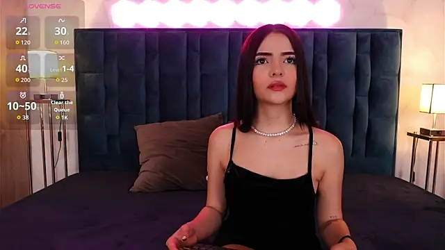 NicoleeNash online show from 04/10/26, 06:18