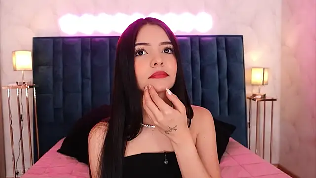 NicoleeNash online show from 05/13/26, 04:43