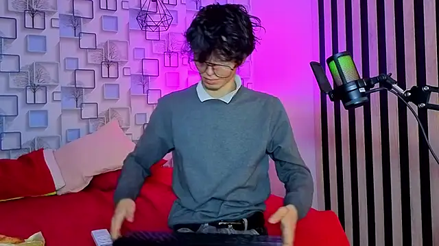 Twink Sebas7 online show from 05/17/26, 12:23