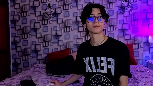 Twink Sebas7 online show from 05/24/26, 12:21