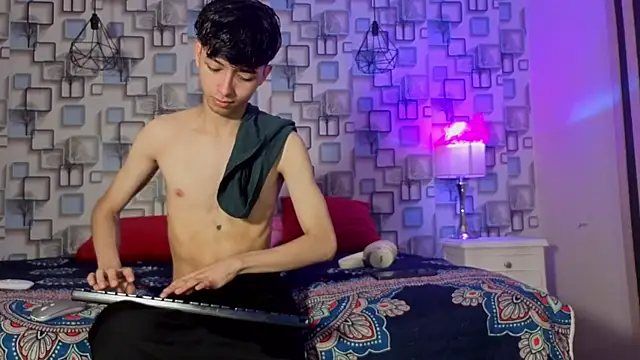 Twink Sebas7 online show from 06/07/26, 12:09