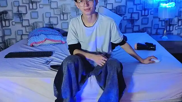 Twink Sebas7 online show from 07/12/26, 12:29