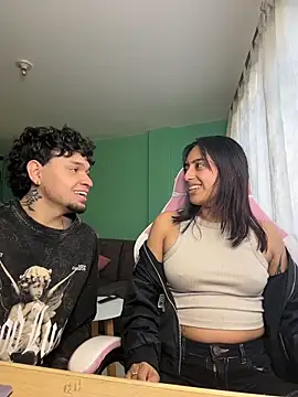 Snapshot of hotlatinocouple__ chatting on 05/25/26, 10:49 hotlatinocouple online show from 05/25/26, 10:49