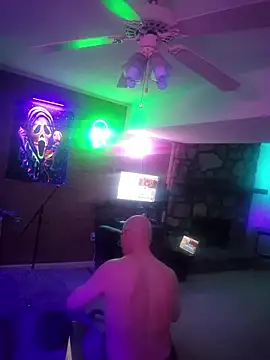 Snapshot of chronic_vibez chatting on 06/15/26, 02:41 chronic vibez online show from 06/15/26, 02:41