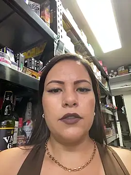 MIA ROSSEEE online show from 05/06/26, 01:16