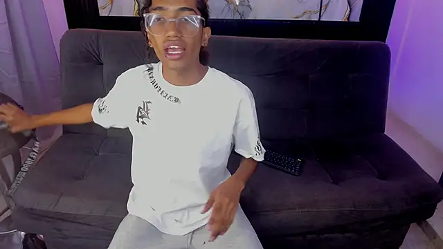 triiangel latinboy online show from 05/30/26, 12:35