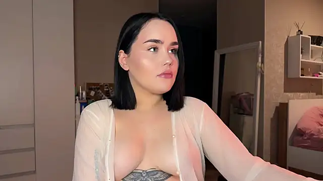 Snapshot of lola_raze chatting on 07/05/26, 08:16 lola raze online show from 07/05/26, 08:16