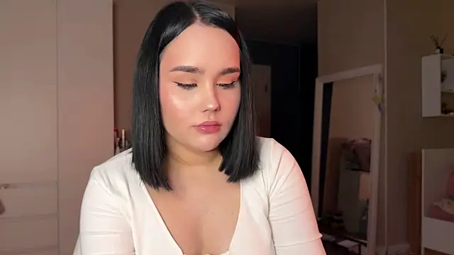Snapshot of lola_raze chatting on 07/12/26, 12:01 lola raze online show from 07/12/26, 12:01