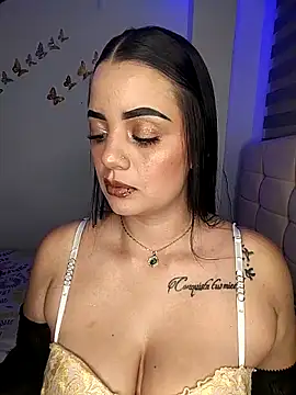 Luna scarllet8 online show from 04/23/26, 07:38