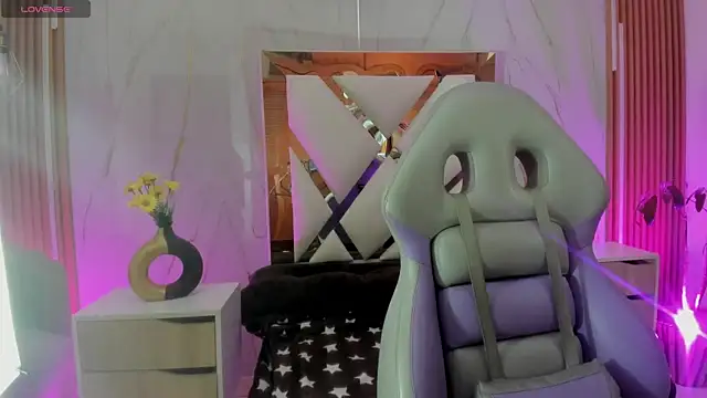 phamelaa 1 online show from 04/10/26, 04:06