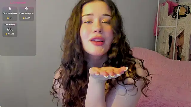 ChloeBlisss online show from 06/20/26, 05:43